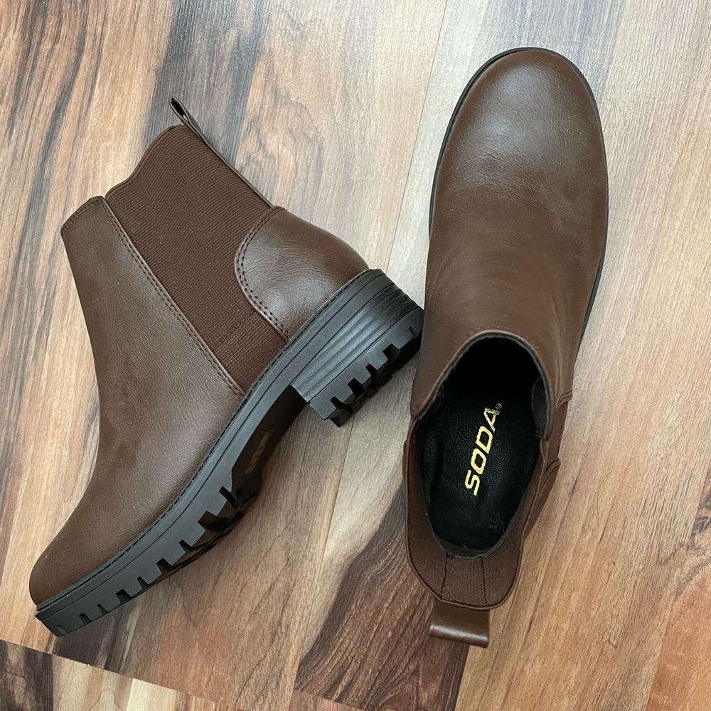 NWT brown leather boots